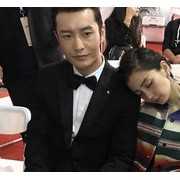 Baby犯困靠教主肩头 结婚周年纪念宣布有喜 (4)